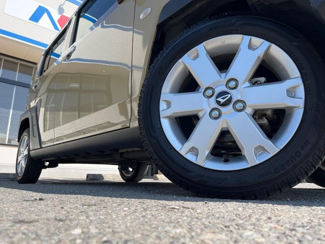 �y����15�C���`�A���~�z�C�[���z�O�ςɃ}�b�`���������A���~�z�C�[���𑕒����Ă���܂��B�e��ЊO�A���~�z�C�[����A�X�^�b�h���X�^�C�����戵�����Ă���܂��B���񂲑��k����������