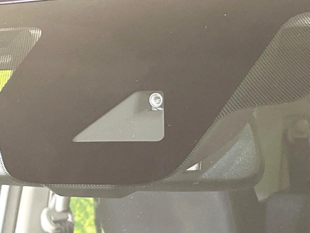 �y�G�}�[�W�F���V�[�u���[�L�z���s���ɑO���̎ԗ�����F�����A�Փ˂������Ȏ��͌x��ƃu���[�L�ŏՓˉ���Ɣ�Q�y�����A�V�X�g�B�����S�Ƀh���C�u�����y���݂��������܂��B