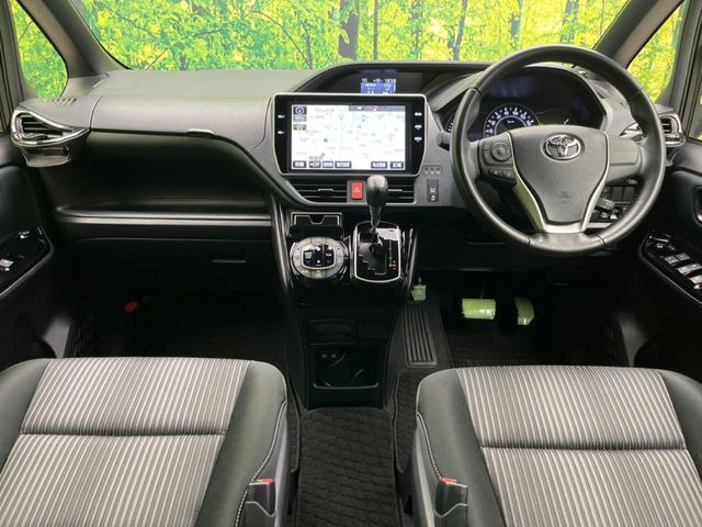 ヴォクシー2.0 ZS