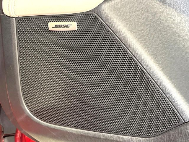 �yBOSE�T�E���h�V�X�e���z���[�J�[�I�v�V�����̍��i�ʃT�E���h�V�X�e���𓋍ځB��p�̃`���[�j���O���{���ꂽ�召�l�X�ȃX�s�[�J�[����ǎ��ȃT�E���h���t�ł��A�Տꊴ���ӂ�鉹����Ԃ����o���܂��B