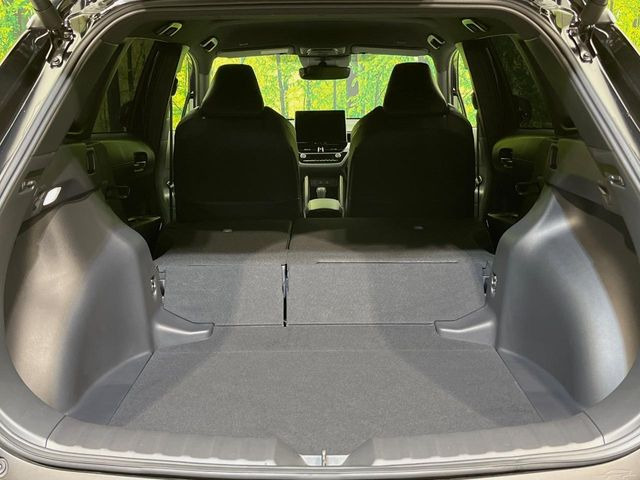 ���i�̂���������ʋ΁A���}���ɏ\���ȉ׎��X�y�[�X���m�ۂ��Ă���܂��B�Z�J���h�V�[�g��|���ƁA�傫�ȉו��̐ύڂ��\�ł���