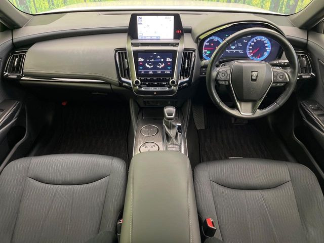 クラウンハイブリッド 2.5 RS