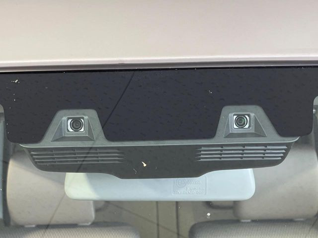 �y�X�Y�L �f���A���J�����u���[�L�T�|�[�g�z���s���ɑO���̎ԗ�����F�����A�Փ˂������Ȏ��͌x��ƃu���[�L�ŏՓˉ���Ɣ�Q�y�����A�V�X�g�B�����S�Ƀh���C�u�����y���݂��������܂��B