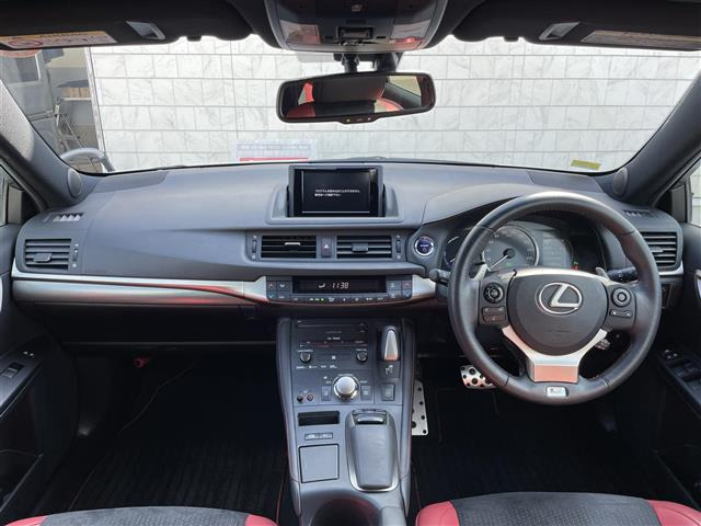 CT200h Fスポーツ