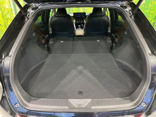 後席を格納すると、これだけの広さが!シーンに合わせたシートアレンジで、大きな荷物も積むことが出来ます♪