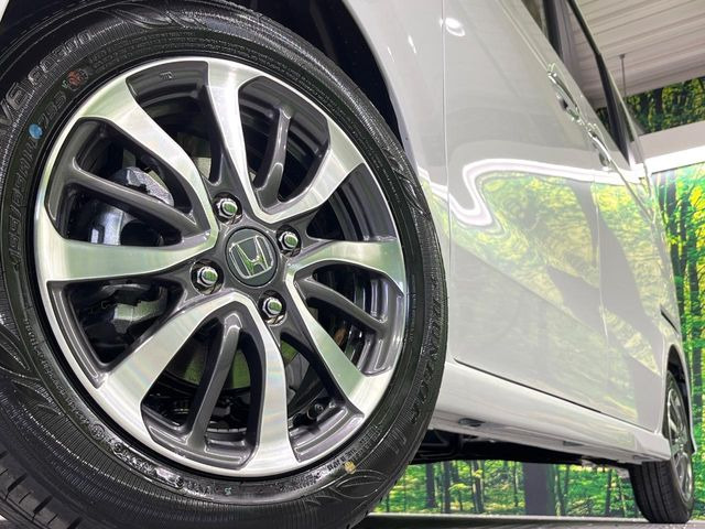 �y����14�C���`�A���~�z�C�[���z�O�ςɃ}�b�`���������A���~�z�C�[���𑕒����Ă���܂��B�e��ЊO�A���~�z�C�[����A�X�^�b�h���X�^�C�����戵�����Ă���܂��B���񂲑��k����������