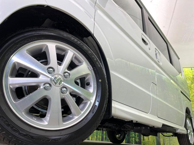 �y����14�C���`�A���~�z�C�[���z�O�ςɃ}�b�`���������A���~�z�C�[���𑕒����Ă���܂��B�e��ЊO�A���~�z�C�[����A�X�^�b�h���X�^�C�����戵�����Ă���܂��B���񂲑��k����������