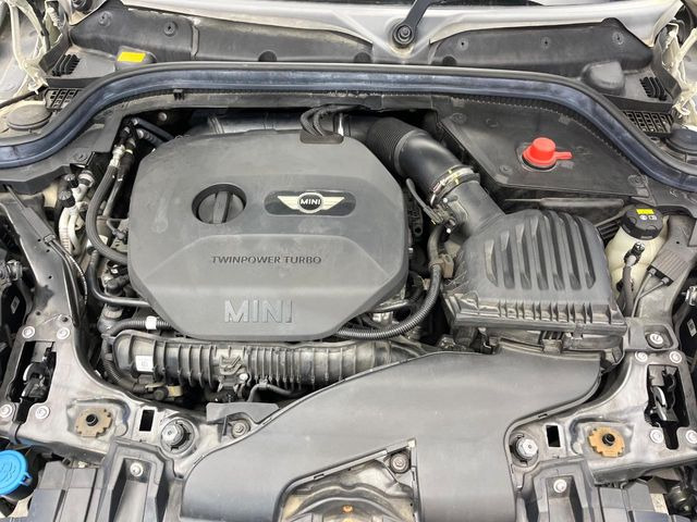 �����X�ł́A�e���[�J�[�̐�p�f�f�e�X�^�[�𓱓��B���Ǝ��i�����e�N�j�J���X�^�b�t���풓���Ă���܂��̂ŁA������̍ۂɂ����S���Ă����p���������܂��B