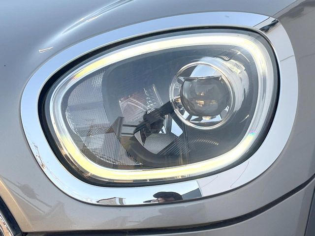 ��LED�w�b�h���C�g:��ԑ��s�����ǍD�Ȏ��E���m�ۂ����S���ĉ^�]�ł��鍂�P�xLED�w�b�h���C�g�𑕔�!�_�����x�������A����d�͂��}�����Ă��܂��B