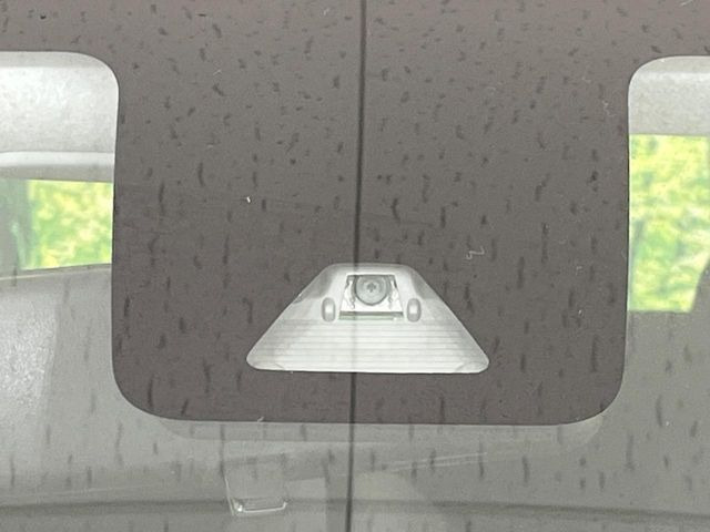 �y�X�}�[�g�A�V�X�g�z���s���ɑO���̎ԗ�����F�����A�Փ˂������Ȏ��͌x��ƃu���[�L�ŏՓˉ���Ɣ�Q�y�����A�V�X�g�B�����S�Ƀh���C�u�����y���݂��������܂��B