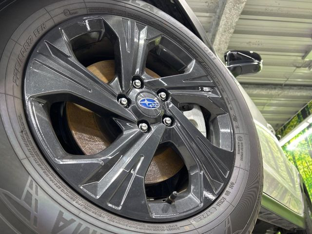 �y����17�C���`�A���~�z�C�[���z�O�ςɃ}�b�`���������A���~�z�C�[���𑕒����Ă���܂��B�e��ЊO�A���~�z�C�[����A�X�^�b�h���X�^�C�����戵�����Ă���܂��B���񂲑��k����������