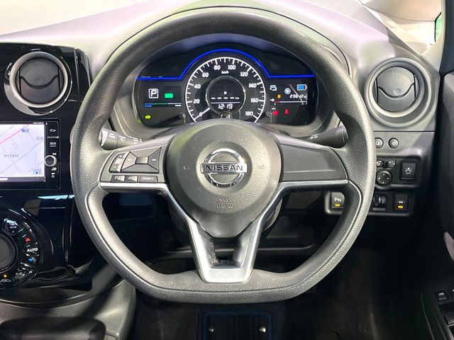 �y�X�e�A�����O�X�C�b�`�z�^�]���A�O������ڐ������炷���ƂȂ��A�I�[�f�B�I���̑��삪�\�ȕ֗��@�\!���S&���K�ȃh���C�u�����o���Ă���܂���