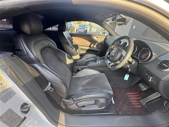 TTクーペ1.8 TFSI Sライン コンペティション