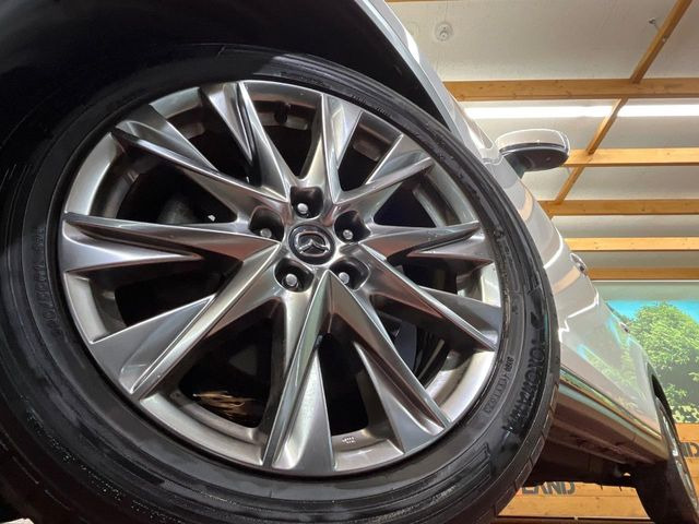 �y����19�C���`�A���~�z�C�[���z�O�ςɃ}�b�`���������A���~�z�C�[���𑕒����Ă���܂��B�e��ЊO�A���~�z�C�[����A�X�^�b�h���X�^�C�����戵�����Ă���܂��B���񂲑��k����������