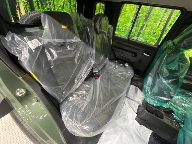 ���i���ȃI���W�i���t���A�}�b�g���I�v�V�����ɂĂ��p�ӂ��Ă���܂��B���D���ȃf�U�C����J���[�����Ԃɍ��킹�đI��ł����������Ƃ��ł��܂���