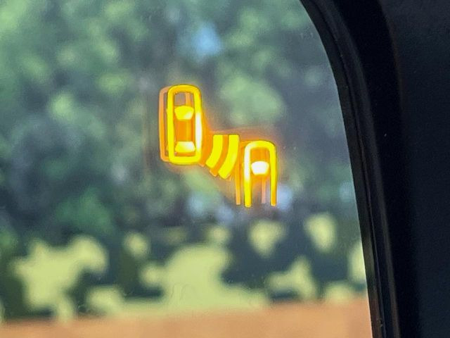 �y�u���C���h�X�|�b�g���[�j���O�z���s���A�h�A�~���[�̎��p�ɂȂ�₷���ӏ��Ɍ㑱�Ԃ��ڋ߂���ƃT�C�h�~���[�t�߂Ɍx����\���A�h���C�o�[�ɒ��ӊ��N�����Ă���܂��B