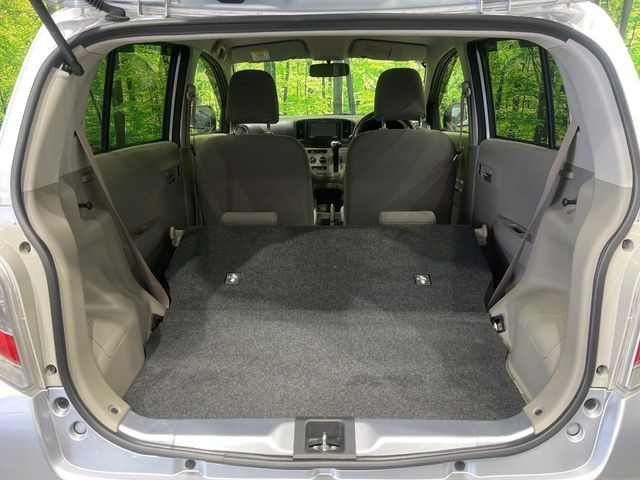 ���i�̂���������ʋ΁A���}���ɏ\���ȉ׎��X�y�[�X���m�ۂ��Ă���܂��B�Z�J���h�V�[�g��|���ƁA�傫�ȉו��̐ύڂ��\�ł���