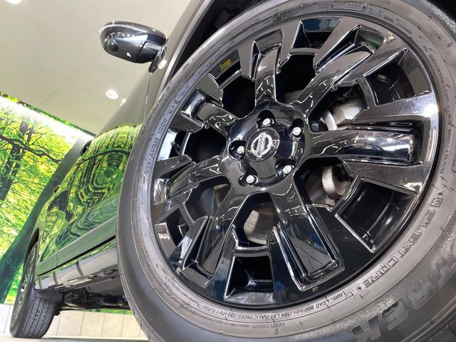 �y����18�C���`�A���~�z�C�[���z�O�ςɃ}�b�`���������A���~�z�C�[���𑕒����Ă���܂��B�e��ЊO�A���~�z�C�[����A�X�^�b�h���X�^�C�����戵�����Ă���܂��B���񂲑��k����������