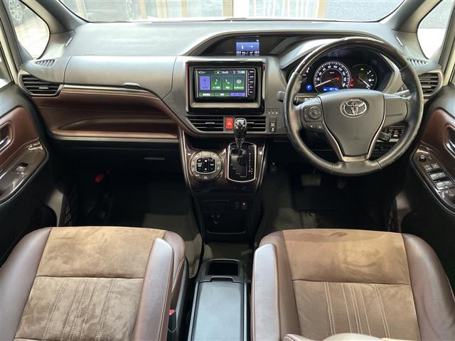 エスクァイア2.0 Gi プレミアムパッケージ