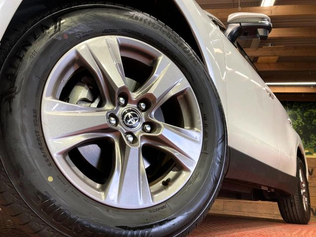 �y����17�C���`�A���~�z�C�[���z�O�ςɃ}�b�`���������A���~�z�C�[���𑕒����Ă���܂��B�e��ЊO�A���~�z�C�[����A�X�^�b�h���X�^�C�����戵�����Ă���܂��B���񂲑��k����������