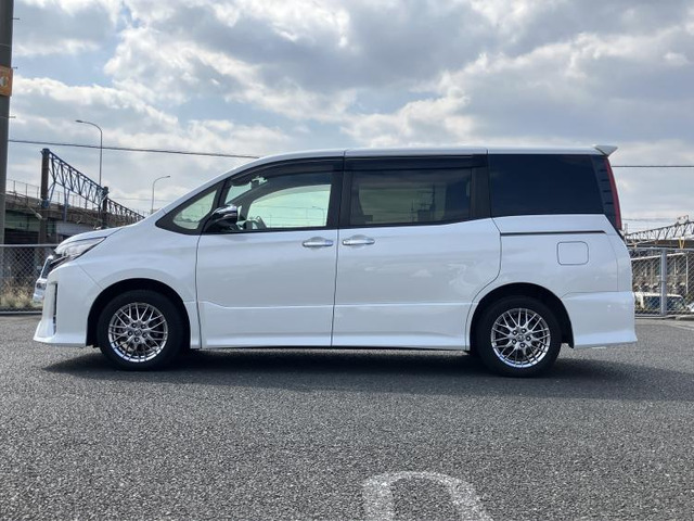 ノア1.8 ハイブリッド Si W×B III