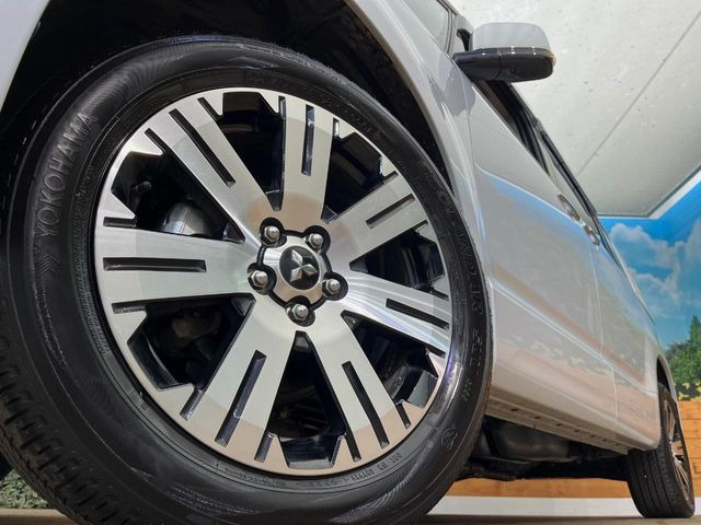 �y����18�C���`�A���~�z�C�[���z�O�ςɃ}�b�`���������A���~�z�C�[���𑕒����Ă���܂��B�e��ЊO�A���~�z�C�[����A�X�^�b�h���X�^�C�����戵�����Ă���܂��B���񂲑��k����������