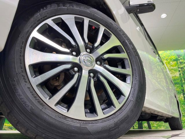 �y����16�C���`�A���~�z�C�[���z�O�ςɃ}�b�`���������A���~�z�C�[���𑕒����Ă���܂��B�e��ЊO�A���~�z�C�[����A�X�^�b�h���X�^�C�����戵�����Ă���܂��B���񂲑��k����������