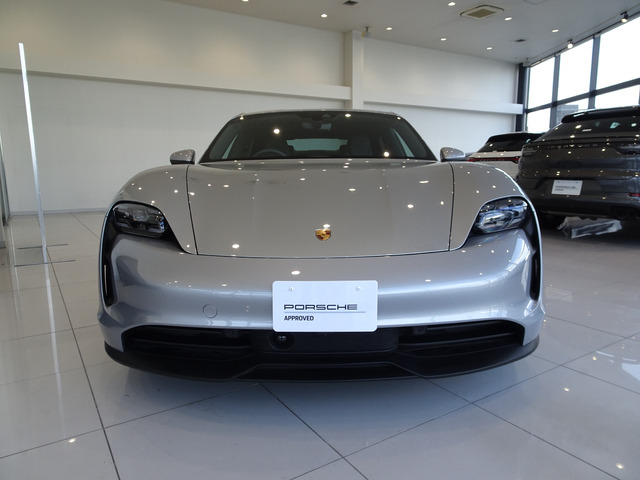 タイカン4S パフォーマンスバッテリー 4シート 4WD