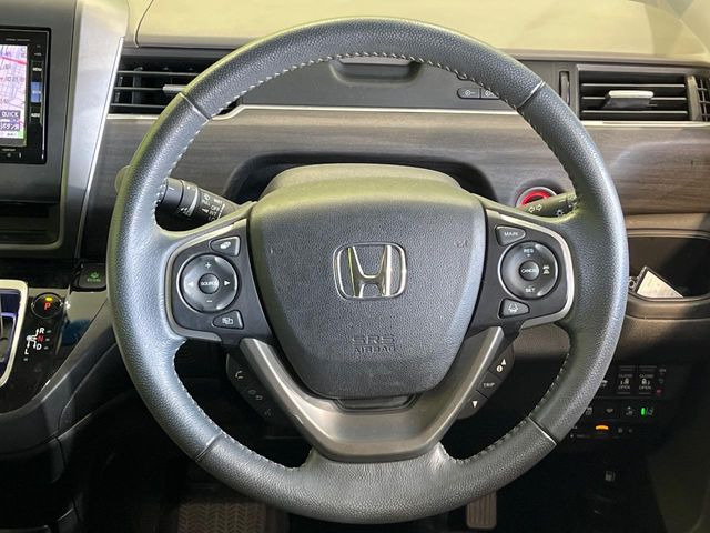 �y�����v�����X�e�A�����O�z�㎿�Ȋv���g�p���邱�ƂŁA��ɂ����������݂ƂĂ��^�]���₷���n���h���ł���