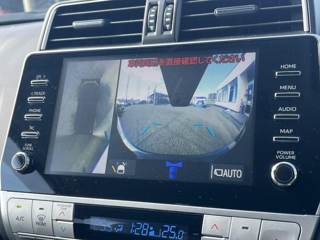 �y�p�m���~�b�N�r���[���j�^�[�z��p�̃J�����ɂ��A�ォ�猩���낵���悤�Ȏ��_��360�x�N���}�̎��͂��m�F���邱�Ƃ��ł��܂������p�������m�F���₷���A�����ꏊ�ł̐؂�Ԃ��⒓�Ԃ��X���[�Y�ɍs���܂��B