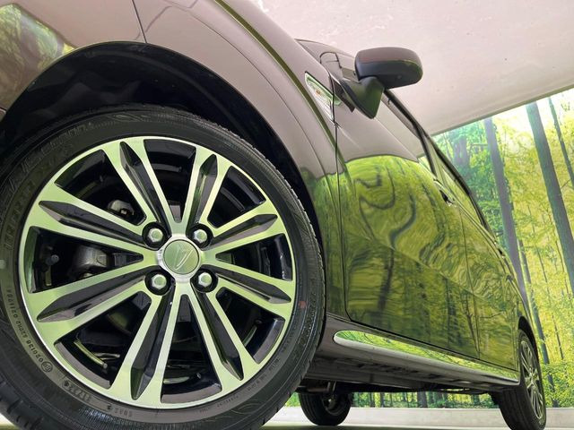 �y����15�C���`�A���~�z�C�[���z�O�ςɃ}�b�`���������A���~�z�C�[���𑕒����Ă���܂��B�e��ЊO�A���~�z�C�[����A�X�^�b�h���X�^�C�����戵�����Ă���܂��B���񂲑��k����������