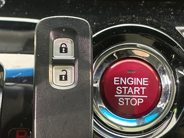 �y�X�}�[�g�L�[�z�J�o����|�P�b�g�ɓ��ꂽ�܂܂ł��h�A�̎{���E�������\�ȃX�}�[�g�L�[�𑕔��B�G���W���̃I���E�I�t�����J�M�����o���K�v����������Ƃ��Ă��֗��ł���