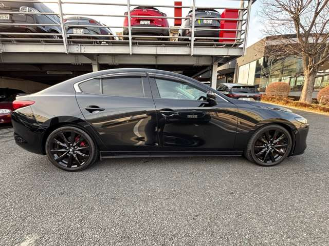 MAZDA3セダン1.8 XD ブラックトーンエディション