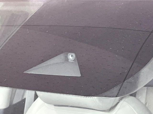 �y�C���e���W�F���g�G�}�[�W�F���V�[�u���[�L�z�t�����g�J�����őO���̎ԗ�����s�҂����m�B�Փ˂������Ȏ��͏Փ˔�Q�y���u���[�L���쓮�A�Փˉ�����T�|�[�g�B�����S�Ƀh���C�u�����y���݂��������܂��B