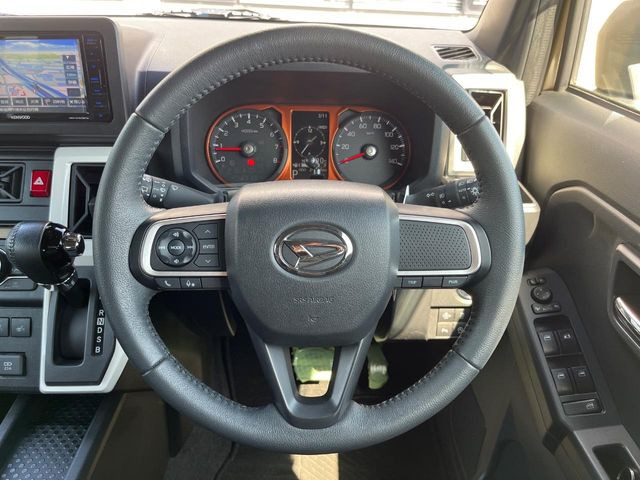 �y�����v�����X�e�A�����O�z�㎿�Ȋv���g�p���邱�ƂŁA��ɂ����������݂ƂĂ��^�]���₷���n���h���ł���