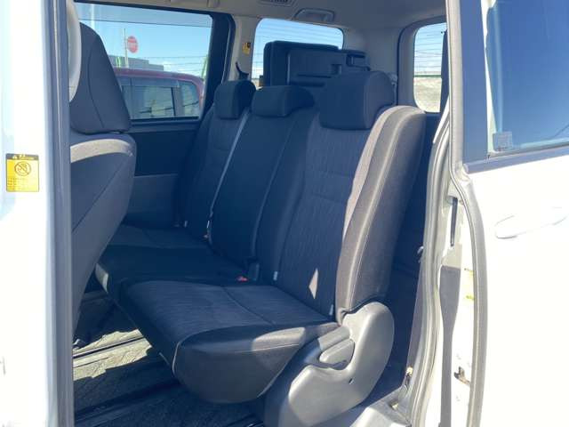 ���X�͔N�����x�ƂȂ��Ă���܂��B�c�Ǝ��Ԃ�10:00�`19:00�ł��B