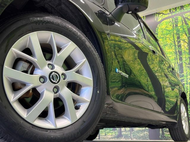 �y����15�C���`�A���~�z�C�[���z�O�ςɃ}�b�`���������A���~�z�C�[���𑕒����Ă���܂��B�e��ЊO�A���~�z�C�[����A�X�^�b�h���X�^�C�����戵�����Ă���܂��B���񂲑��k����������