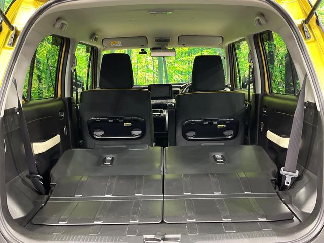 ���i�̂���������ʋ΁A���}���ɏ\���ȉ׎��X�y�[�X���m�ۂ��Ă���܂��B�Z�J���h�V�[�g��|���ƁA�傫�ȉו��̐ύڂ��\�ł���