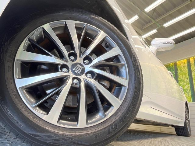 �y����17�C���`�A���~�z�C�[���z�O�ςɃ}�b�`���������A���~�z�C�[���𑕒����Ă���܂��B�e��ЊO�A���~�z�C�[����A�X�^�b�h���X�^�C�����戵�����Ă���܂��B���񂲑��k����������