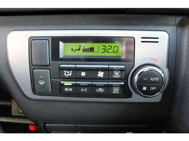 �I�[�g�G�A�R��