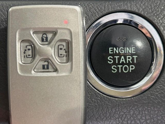 �y�X�}�[�g�L�[�z�J�o����|�P�b�g�ɓ��ꂽ�܂܂ł��h�A�̎{���E�������\�ȃX�}�[�g�L�[�𑕔��B�G���W���̃I���E�I�t�����J�M�����o���K�v����������Ƃ��Ă��֗��ł���