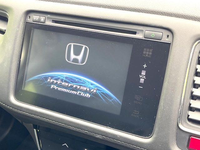 【純正ナビ】人気の純正ナビを装備しております。ナビの使いやすさはもちろん、オーディオ機能も充実!キャンプや旅行はもちろん、通勤や買い物など普段のドライブも楽しくなるはず♪