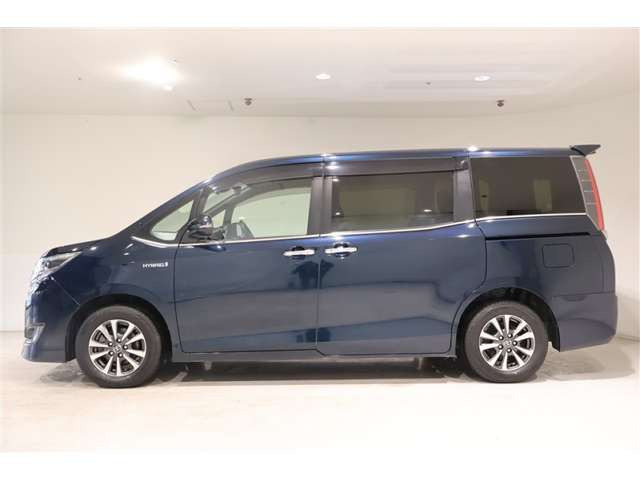 エスクァイアハイブリッド1.8 Gi プレミアムパッケージ ブラックテイラード