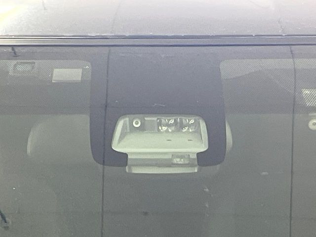 �y�g���^�Z�[�t�e�B�Z���X�z���s���ɑO���̎ԗ�����F�����A�Փ˂������Ȏ��͌x��ƃu���[�L�ŏՓˉ���Ɣ�Q�y�����A�V�X�g�B�����S�Ƀh���C�u�����y���݂��������܂��B