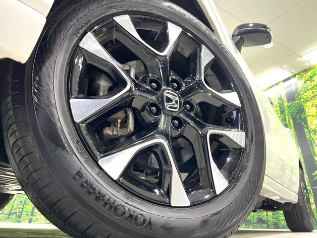 �y����18�C���`�A���~�z�C�[���z�O�ςɃ}�b�`���������A���~�z�C�[���𑕒����Ă���܂��B�e��ЊO�A���~�z�C�[����A�X�^�b�h���X�^�C�����戵�����Ă���܂��B���񂲑��k����������