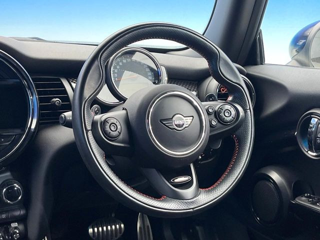 ���n���h�����̃X�������Ȃ��A���ꂢ�ȏ�Ԃ��ێ����Ă���܂��B�e�X�C�b�`���̓�����m�F�ς݂ł��B