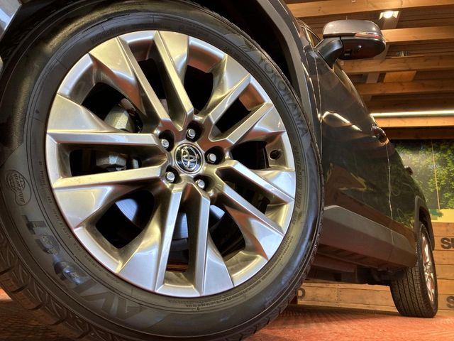 �y����19�C���`�A���~�z�C�[���z�O�ςɃ}�b�`���������A���~�z�C�[���𑕒����Ă���܂��B�e��ЊO�A���~�z�C�[����A�X�^�b�h���X�^�C�����戵�����Ă���܂��B���񂲑��k����������