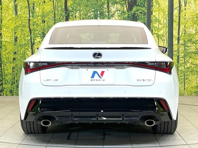 安心の最長10年・走行無制限保証(有償)をご用意。保証内容も充実はもちろん、無料点検&オイル交換や、年中無休の全国・24時間ロードサービスも付帯されておりますのでご安心下さい。