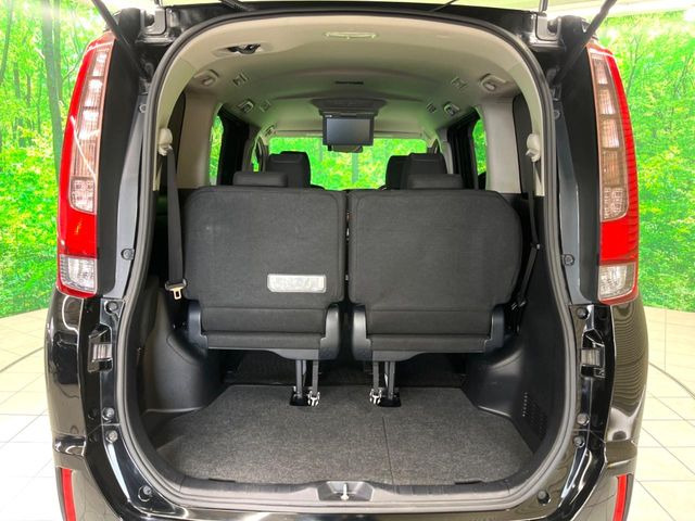 ���i�̂���������ʋ΁A���}���ɏ\���ȉ׎��X�y�[�X���m�ۂ��Ă���܂��B�T�[�h�V�[�g��|���ƁA�傫�ȉו��̐ύڂ��\�ł���