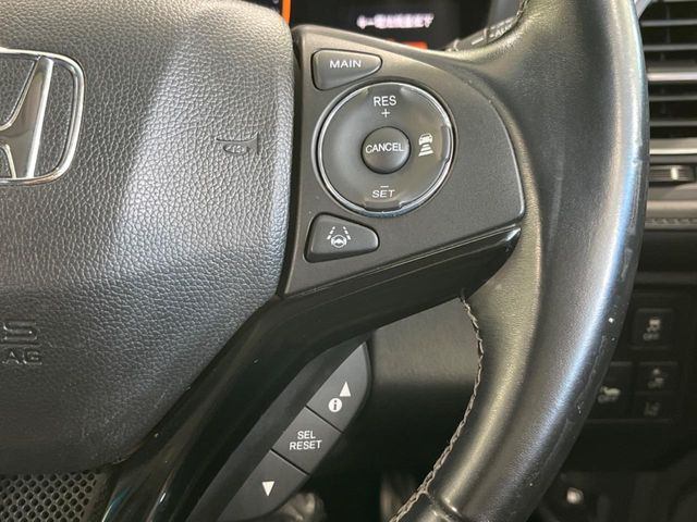 【アダプティブクルーズコントロール】高速道路での長距離走行が楽に!!自動で速度を保つクルーズコントロールが、衝突軽減システムと連携し、前方の車両を感知して車間を保つように速度調節してくれます!!